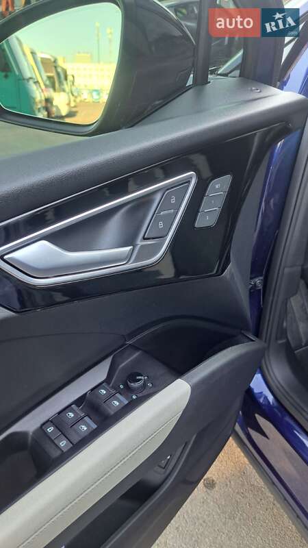 Позашляховик / Кросовер Audi Q4 e-tron 2023 в Борисполі