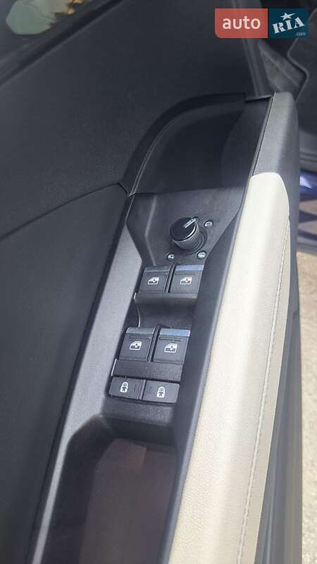 Позашляховик / Кросовер Audi Q4 e-tron 2023 в Борисполі