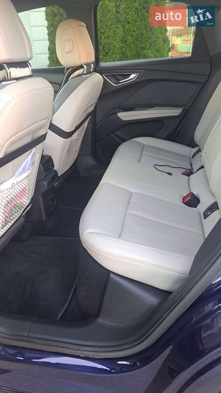 Позашляховик / Кросовер Audi Q4 e-tron 2023 в Борисполі