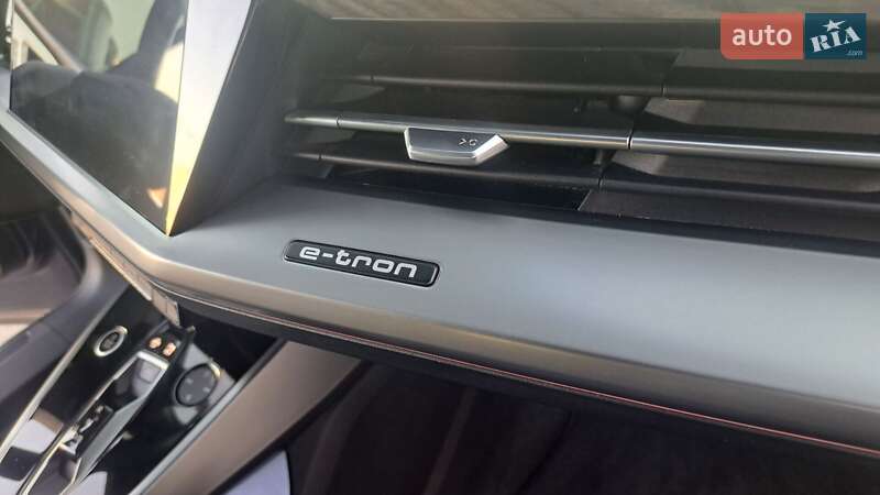 Позашляховик / Кросовер Audi Q4 e-tron 2023 в Борисполі