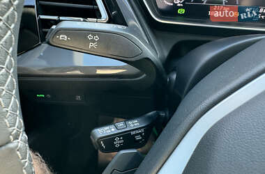 Внедорожник / Кроссовер Audi Q4 e-tron 2024 в 