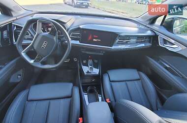 Внедорожник / Кроссовер Audi Q4 e-tron 2024 в 