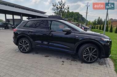 Позашляховик / Кросовер Audi Q4 e-tron 2022 в 