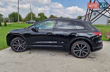 Позашляховик / Кросовер Audi Q4 e-tron 2022 в 