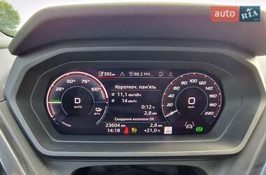 Позашляховик / Кросовер Audi Q4 e-tron 2022 в 