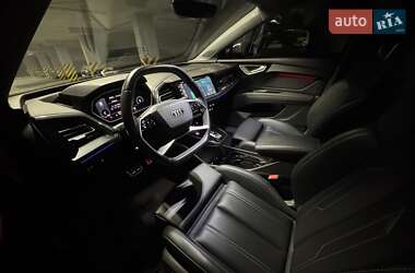 Внедорожник / Кроссовер Audi Q4 e-tron 2023 в 