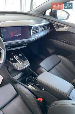 Позашляховик / Кросовер Audi Q4 e-tron 2024 в 