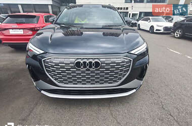 Внедорожник / Кроссовер Audi Q4 e-tron 2024 в 