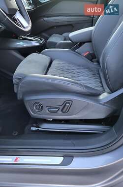 Внедорожник / Кроссовер Audi Q4 e-tron 2022 в 