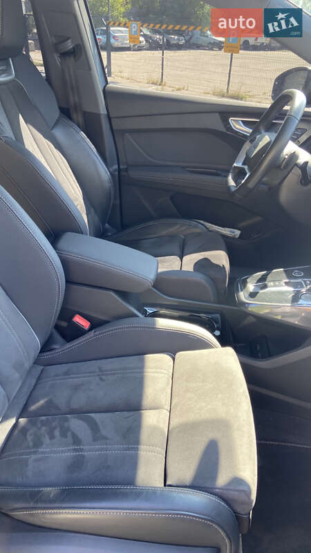 Внедорожник / Кроссовер Audi Q4 e-tron 2023 в Харькове