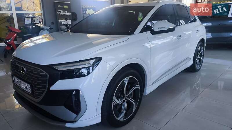 Внедорожник / Кроссовер Audi Q4 e-tron 2023 в 