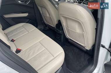 Внедорожник / Кроссовер Audi Q4 e-tron 2023 в 