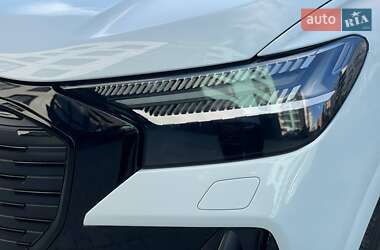 Внедорожник / Кроссовер Audi Q4 e-tron 2023 в 