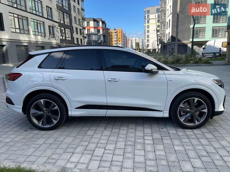 Позашляховик / Кросовер Audi Q4 e-tron 2023 в Івано-Франківську