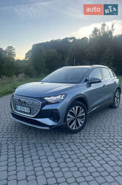 Позашляховик / Кросовер Audi Q4 e-tron 2021 в 
