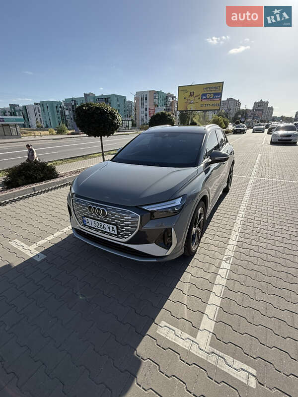 Позашляховик / Кросовер Audi Q4 e-tron 2024 в Києві