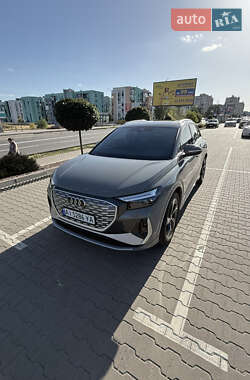 Внедорожник / Кроссовер Audi Q4 e-tron 2024 в 