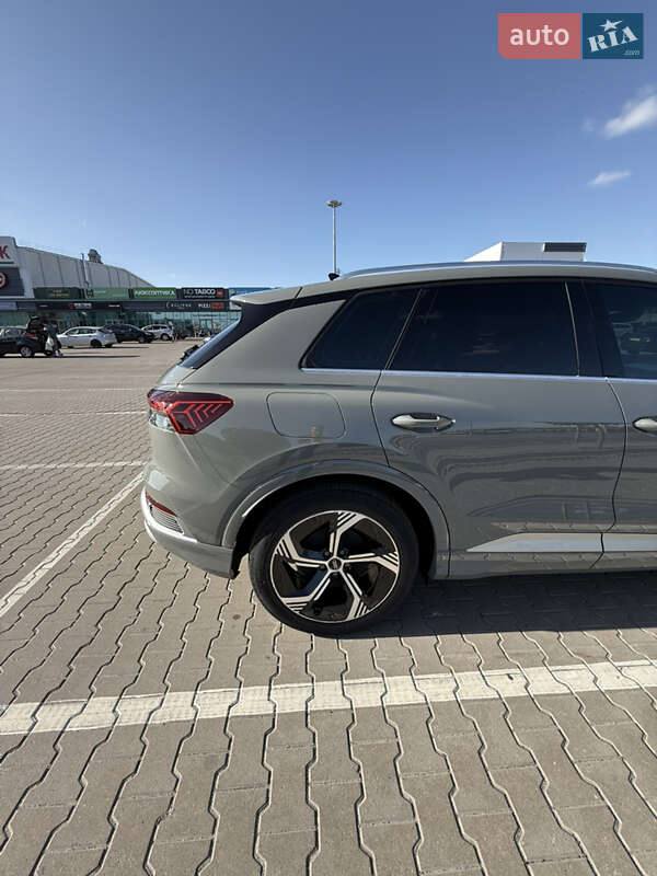 Позашляховик / Кросовер Audi Q4 e-tron 2024 в Києві