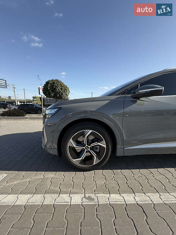 Позашляховик / Кросовер Audi Q4 e-tron 2024 в Києві