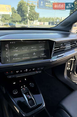 Внедорожник / Кроссовер Audi Q4 e-tron 2024 в 