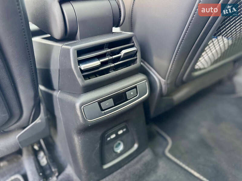 Позашляховик / Кросовер Audi Q4 e-tron 2024 в Києві