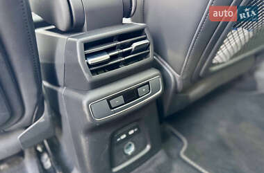 Позашляховик / Кросовер Audi Q4 e-tron 2024 в 