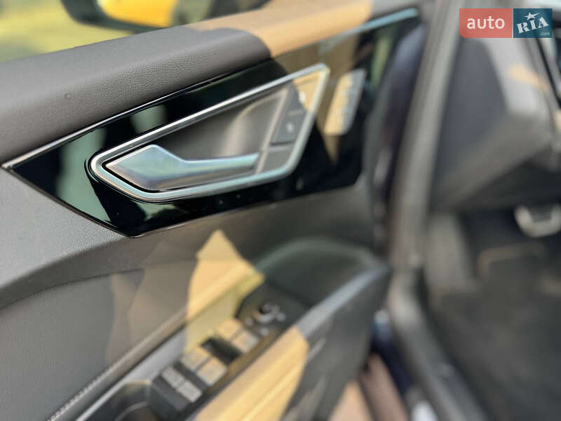 Позашляховик / Кросовер Audi Q4 e-tron 2024 в Києві