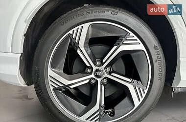 Внедорожник / Кроссовер Audi Q4 e-tron 2023 в 