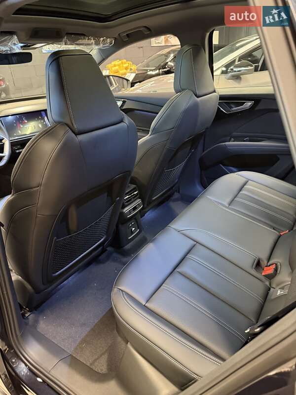 Позашляховик / Кросовер Audi Q4 e-tron 2025 в Львові