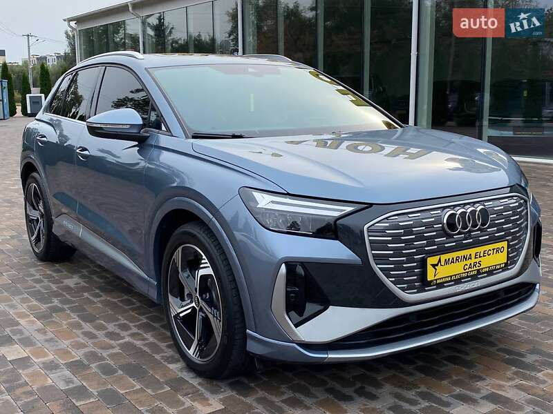 Позашляховик / Кросовер Audi Q4 e-tron 2024 в Погребах
