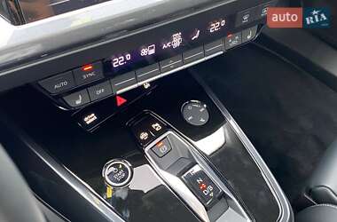 Внедорожник / Кроссовер Audi Q4 e-tron 2024 в 