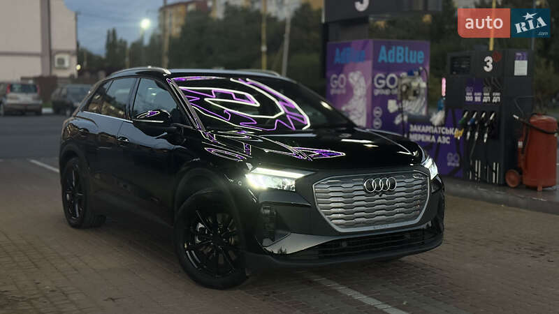 Позашляховик / Кросовер Audi Q4 e-tron 2025 в 