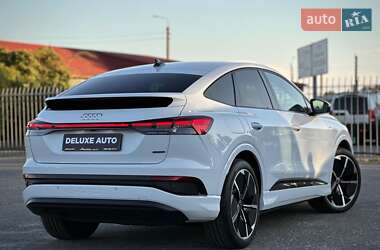 Позашляховик / Кросовер Audi Q4 e-tron 2021 в 