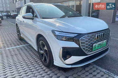 Позашляховик / Кросовер Audi Q4 e-tron 2023 в 