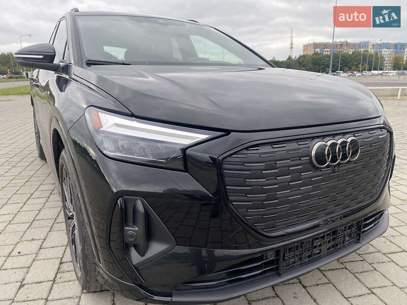 Позашляховик / Кросовер Audi Q4 e-tron 2022 в 