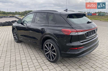Позашляховик / Кросовер Audi Q4 e-tron 2022 в 