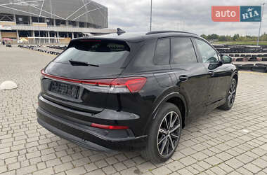 Позашляховик / Кросовер Audi Q4 e-tron 2022 в 