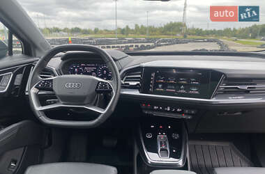 Позашляховик / Кросовер Audi Q4 e-tron 2022 в 