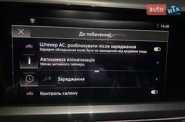 Позашляховик / Кросовер Audi Q4 e-tron 2022 в 