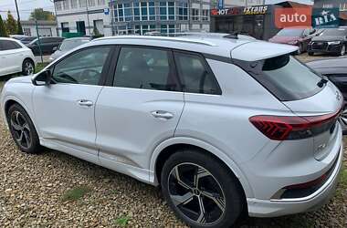 Позашляховик / Кросовер Audi Q4 e-tron 2023 в 