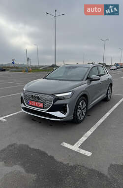 Позашляховик / Кросовер Audi Q4 e-tron 2022 в 