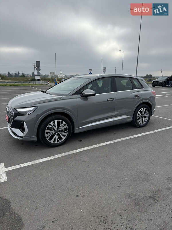 Внедорожник / Кроссовер Audi Q4 e-tron 2022 в Львове