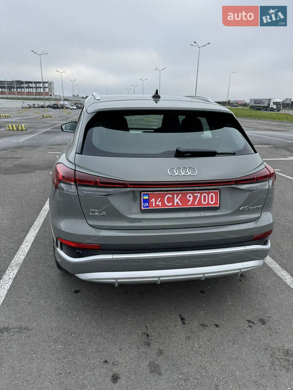 Внедорожник / Кроссовер Audi Q4 e-tron 2022 в Львове