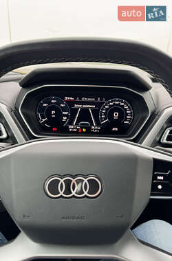 Позашляховик / Кросовер Audi Q4 e-tron 2022 в 