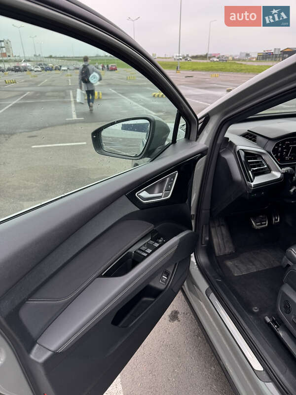 Внедорожник / Кроссовер Audi Q4 e-tron 2022 в Львове