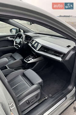 Позашляховик / Кросовер Audi Q4 e-tron 2022 в 