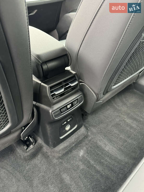 Внедорожник / Кроссовер Audi Q4 e-tron 2022 в Львове