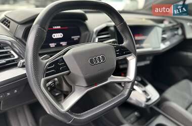 Позашляховик / Кросовер Audi Q4 e-tron 2022 в 