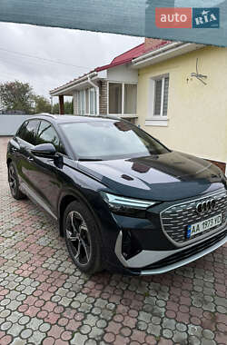 Позашляховик / Кросовер Audi Q4 e-tron 2025 в 