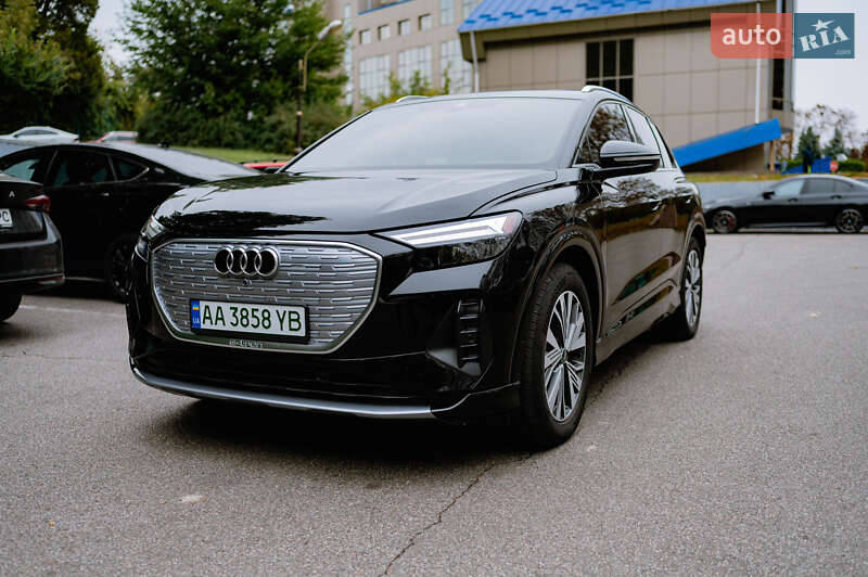 Внедорожник / Кроссовер Audi Q4 e-tron 2022 в Ирпене